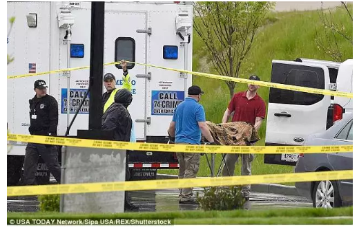 美国再现枪击案！枪手冲进餐厅疯狂射击11人，目前仍在逃！