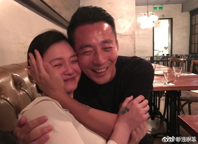 “吃虾一定要男人帮你剥” 汪小菲力挺大S怒怼网友：她老公愿意给她剥虾咋了