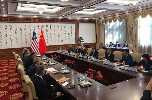 美国务卿在北京表态：美国没有全面遏制中国的政策