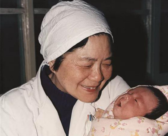 31年前出生的中国大陆首例试管婴儿，当妈妈了！