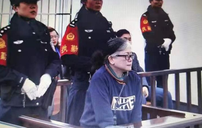 “昆明恶霸”孙小果的19把保护伞获刑！其母20年 继父19年