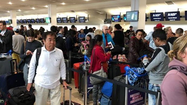 学校假期还没开始，奥克兰机场客流高峰提前杀到！这几天最拥堵！