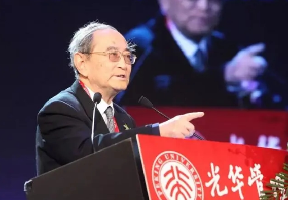 中国知名经济学家、“改革先锋”厉以宁逝世 享年92岁