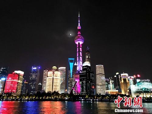 中国31省份前三季度居民收入榜 京沪人均可支配收入超5万