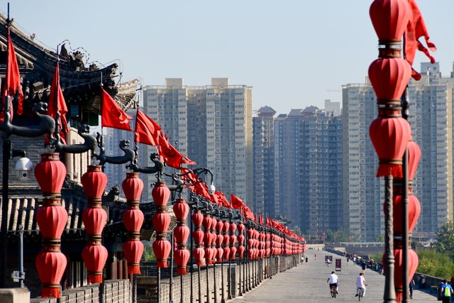 前8月中国百城新房价格累计涨2.26% 这几地居前三