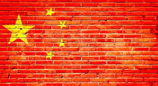 维护祖国的女留学生为何却遭直白威胁！越留学，越爱国