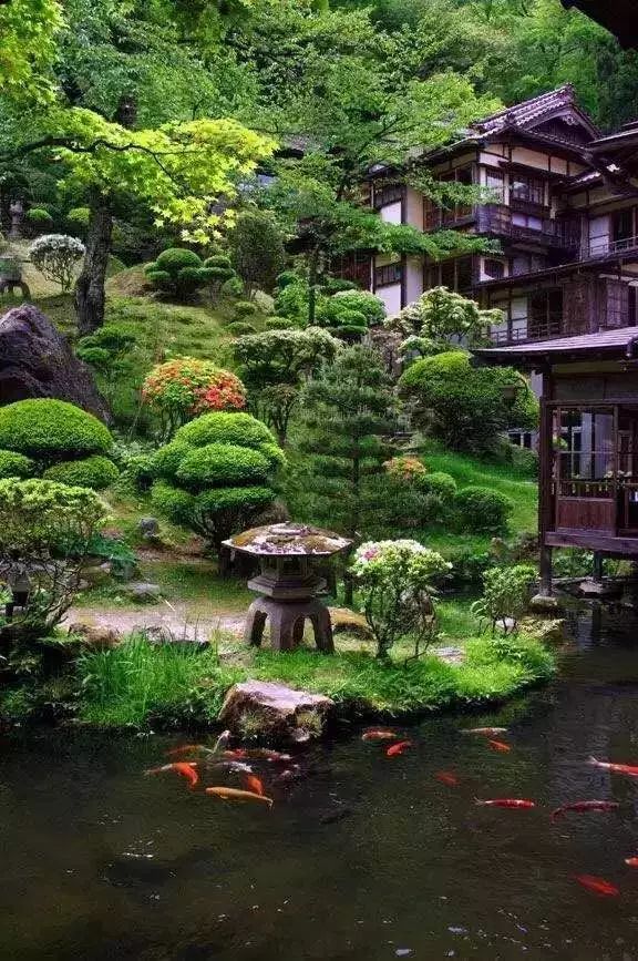 courtyards of japan 1