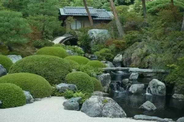 courtyards of japan 11
