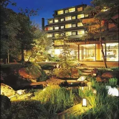 courtyards of japan 12