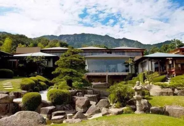 courtyards of japan 14