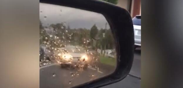 奥克兰随处可见跨中线超车 谁来把他们的车钥匙拔掉？