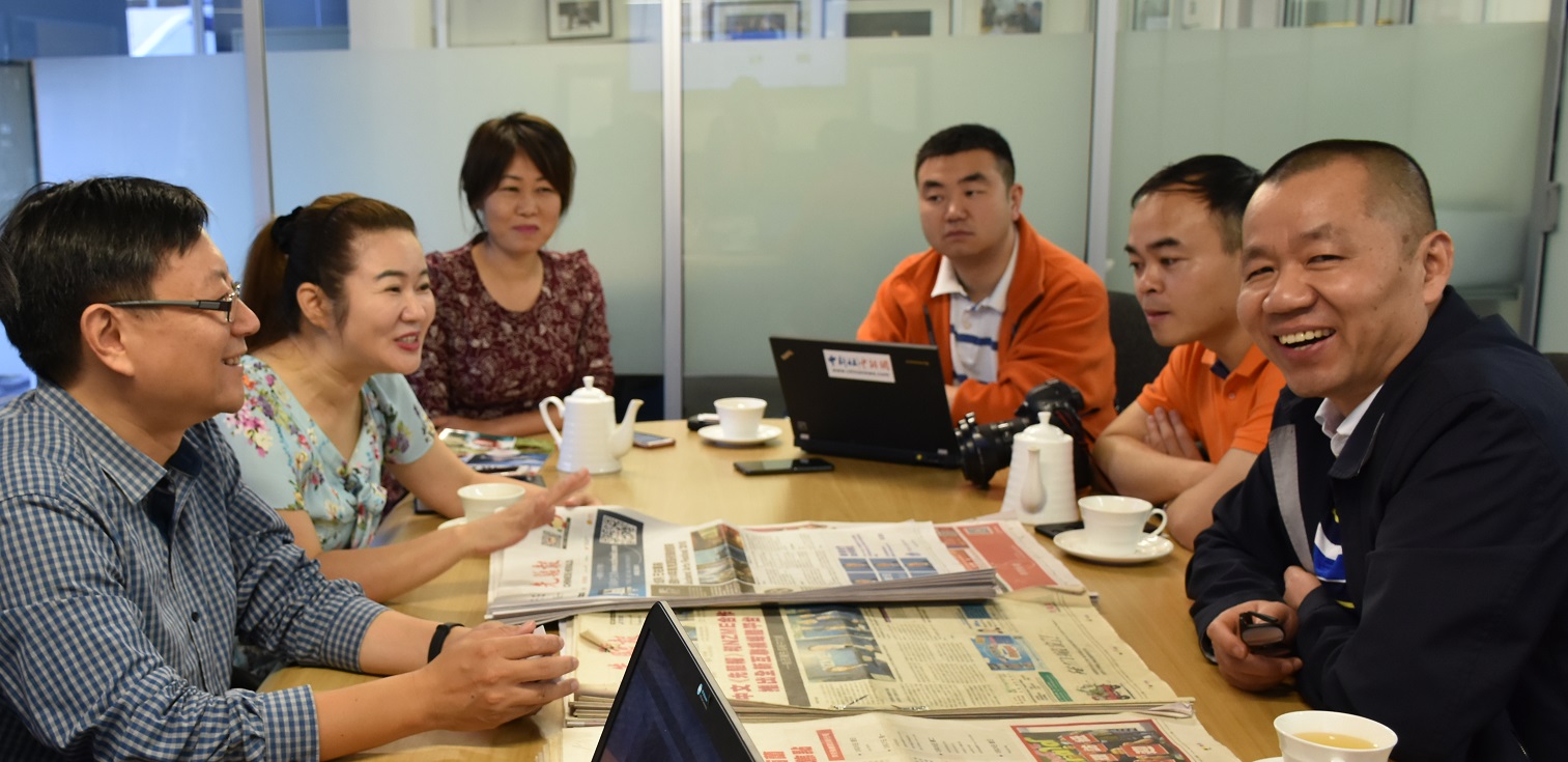 中国新闻社代表团访问奥克兰 寄语中文先驱越办越好