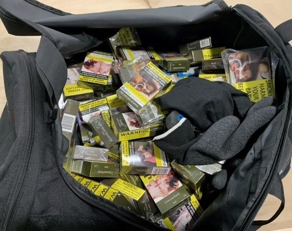 奥克兰中区一家杂货店遭遇盗窃 开车逃逸的司机年仅12岁