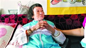 93岁老人捐出全部养老金 为省钱一天只吃一顿饭