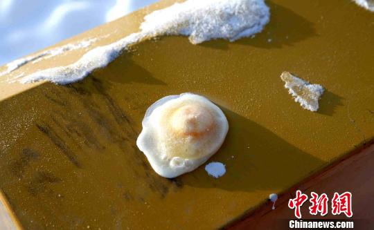 中国最北地区“比冷”：铁皮煎冰蛋 泡面变冰川