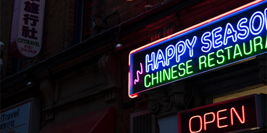 【英国那些事儿】外卖儿女：在中餐外卖店里长大的华裔一代，他们的童年不容易...