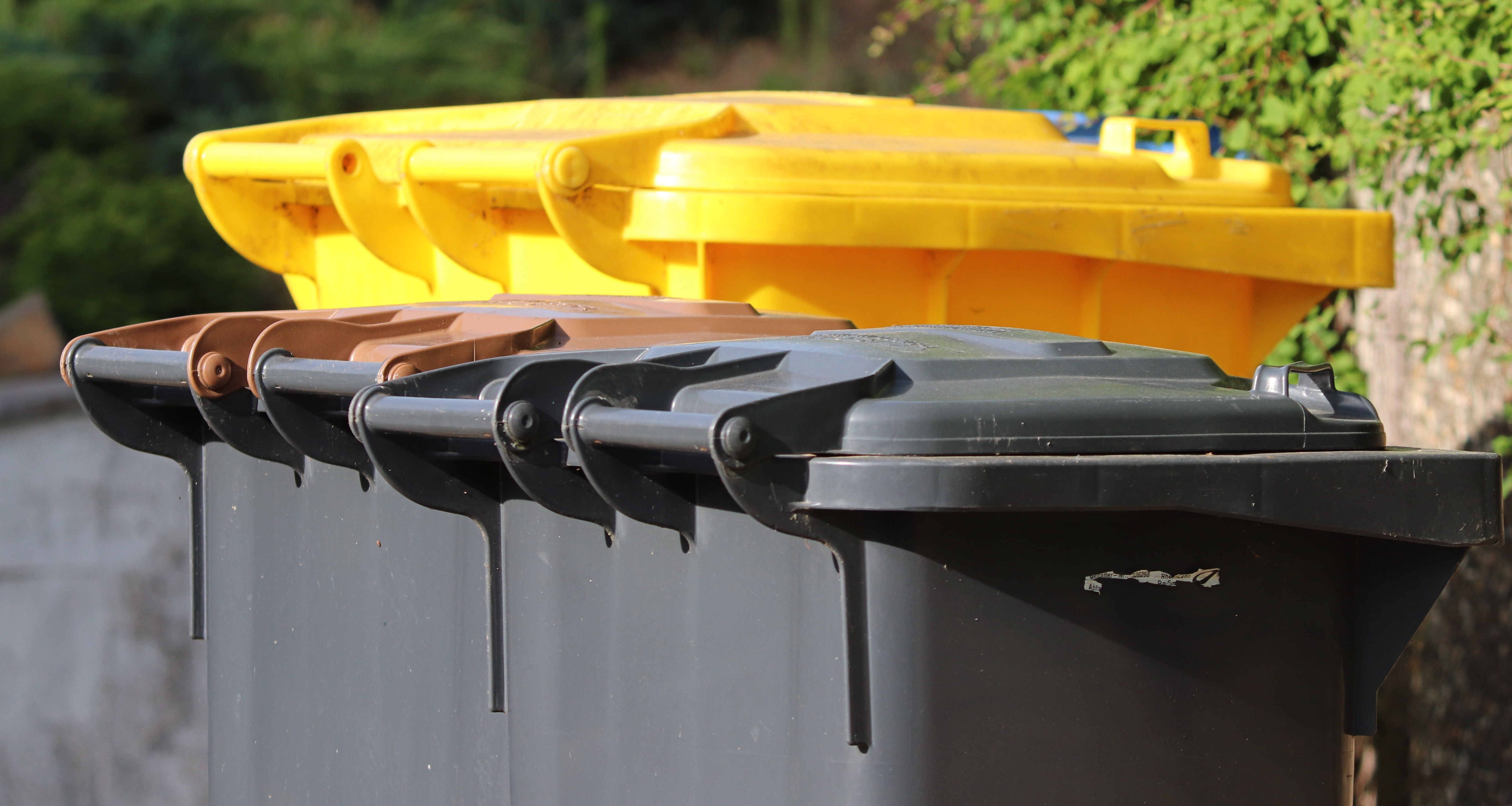 manfredrichter-garbage-cans-7290247