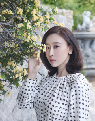 女星毛俊杰发文控诉被海关刁难，海关调取监控力证其撒谎！