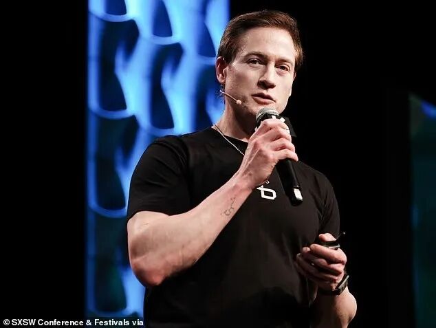 全世界最怕死的亿万富翁,每年砸200万刀疯狂续命,结果被查出了“绝症”...