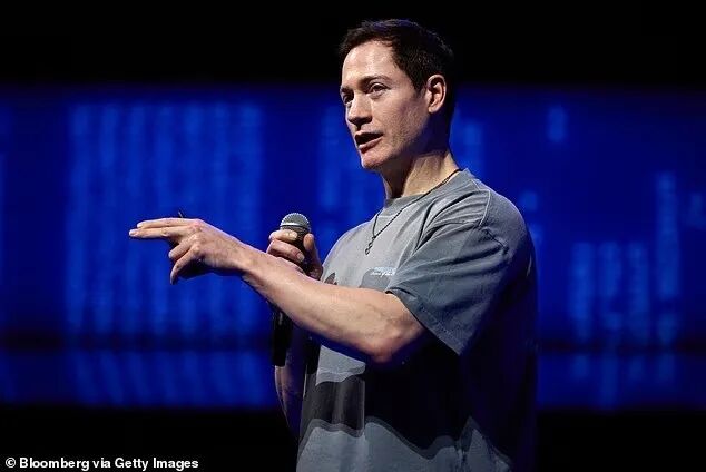 全世界最怕死的亿万富翁,每年砸200万刀疯狂续命,结果被查出了“绝症”...