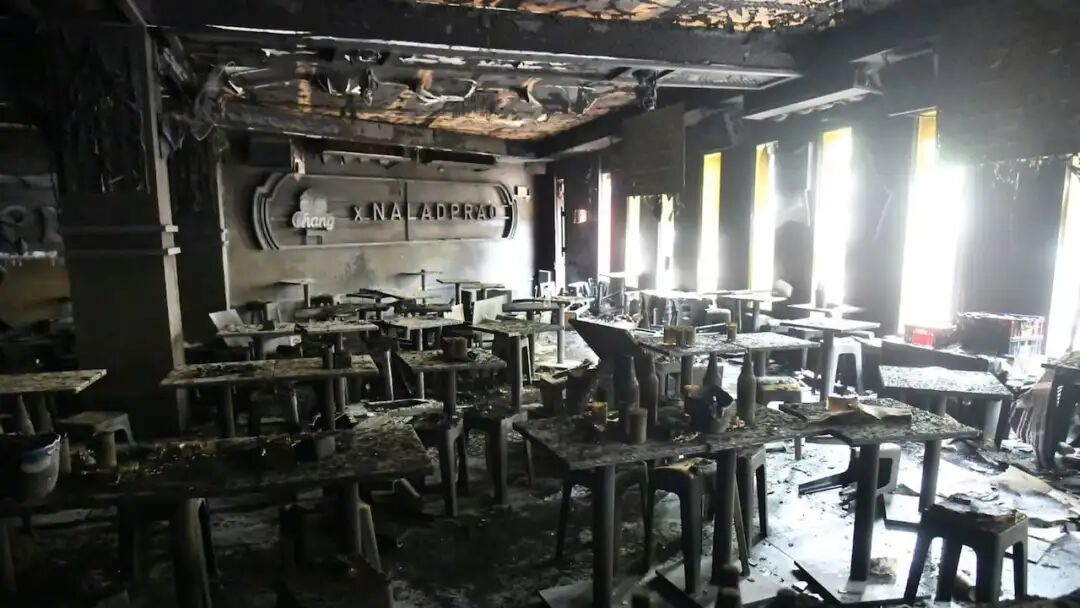 28死73伤! 酒吧爆发恐怖大火 烈焰狂喷 顾客烧成火人逃命 卫生间挤满遗体!