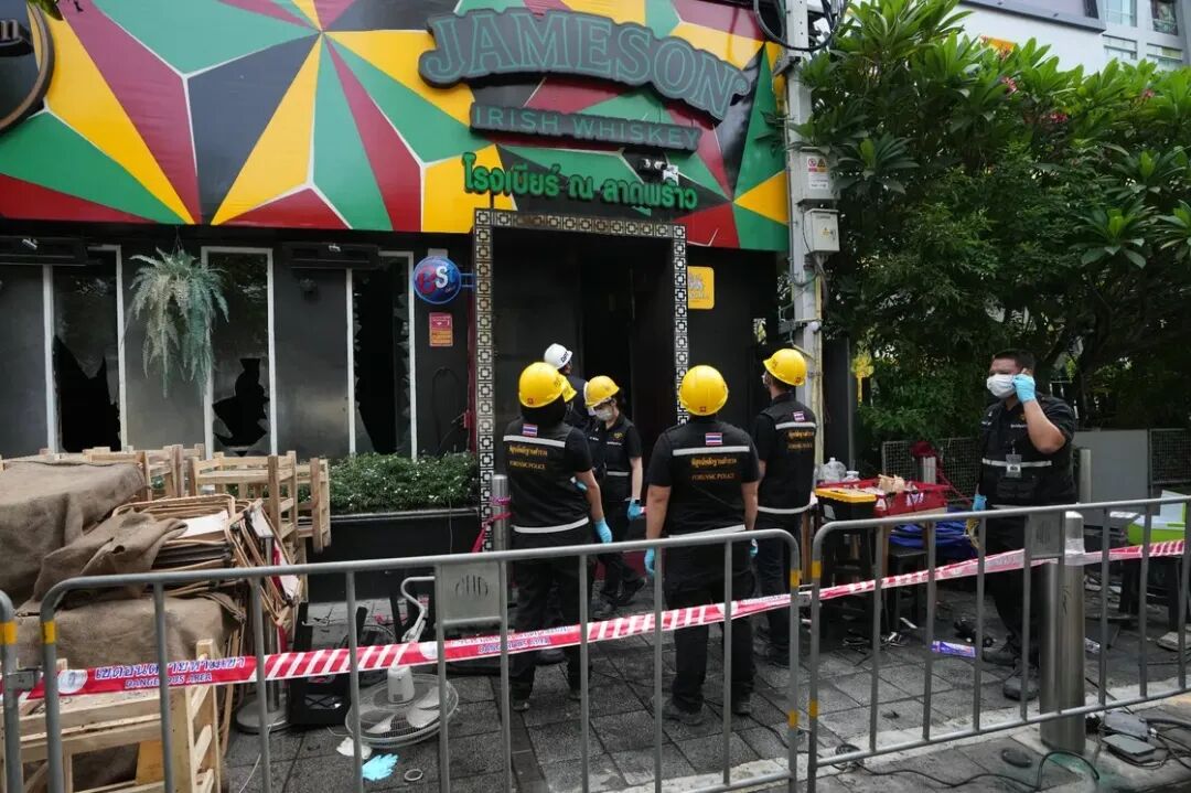 28死73伤! 酒吧爆发恐怖大火 烈焰狂喷 顾客烧成火人逃命 卫生间挤满遗体!