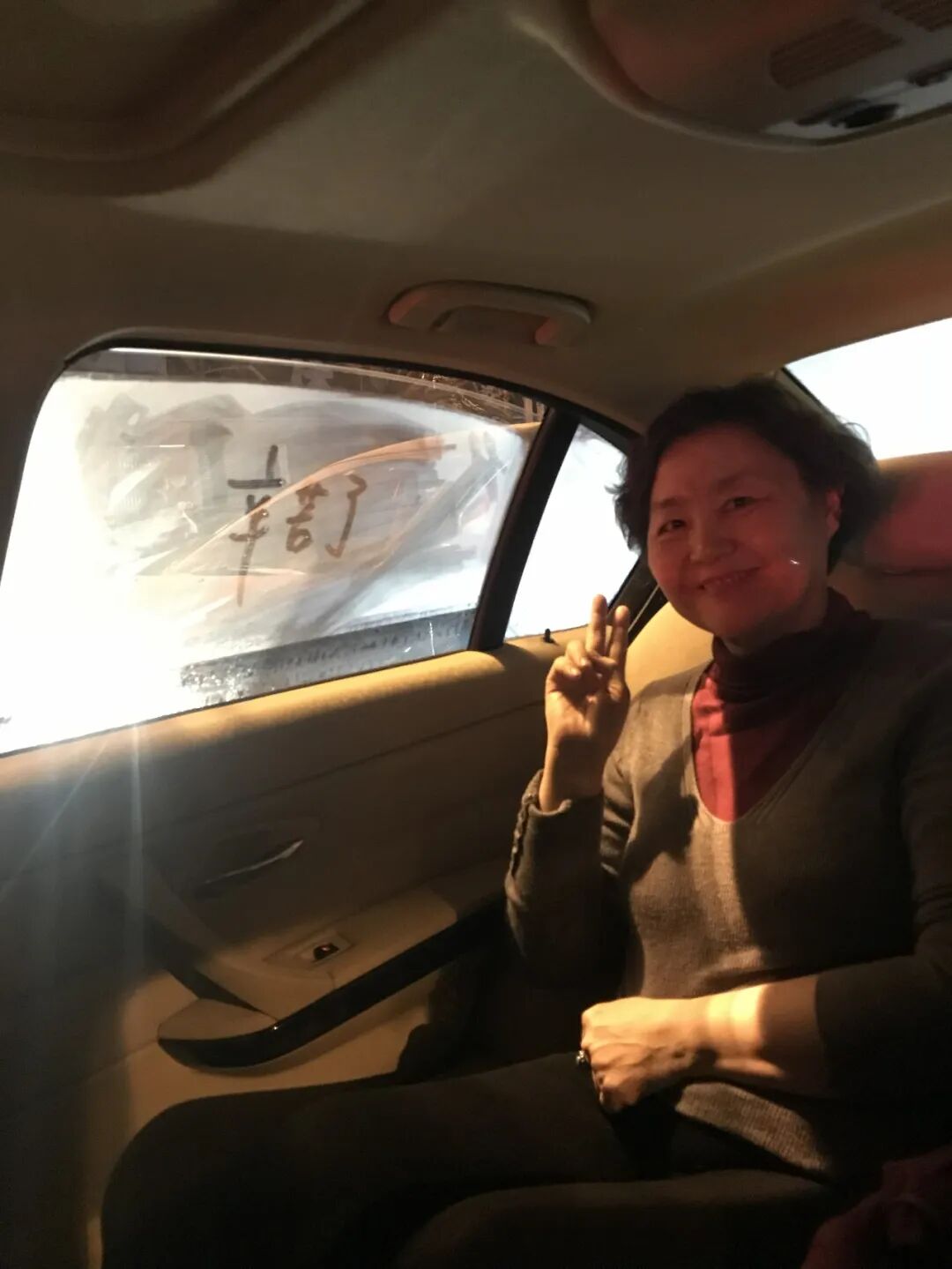 母亲晚期肺癌第九年,独生子女的终极命题:父母真的只剩你了