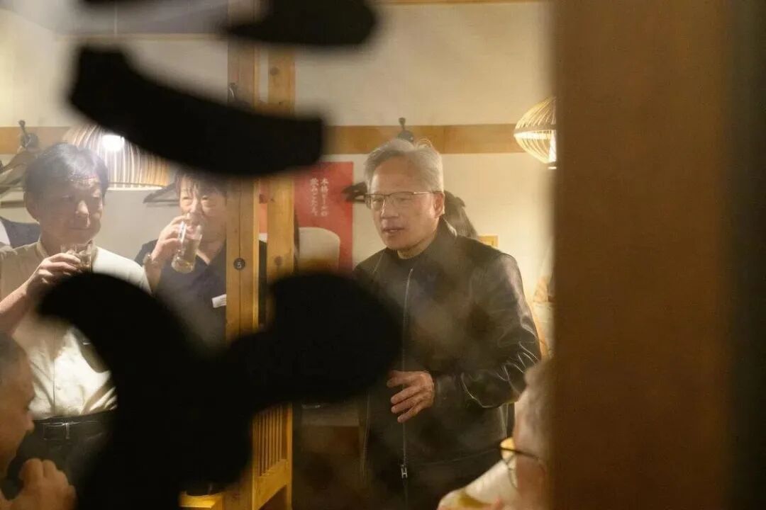 黄仁勋见30年前“救命恩人”:没有他,就没有英伟达的今天