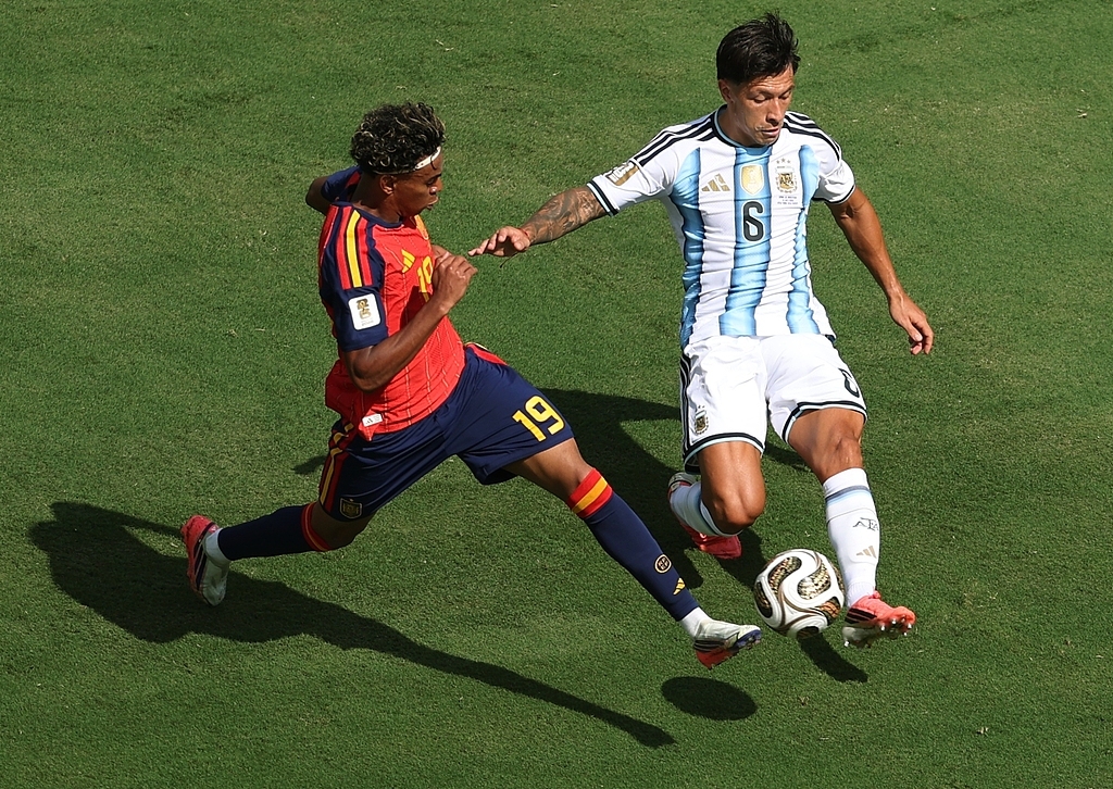 西班牙1-0击败阿根廷!时隔16年夺世界杯冠军!费兰加时绝杀