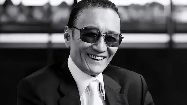谢贤去世前曾陷入昏迷,送入ICU抢救,强撑到谢霆锋返港,见了最后一面!成龙、周星驰、王晶等发文悼念