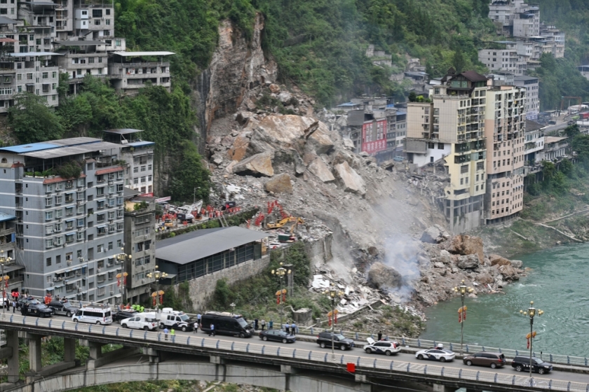 中国重庆山体滑坡死亡人数升至11人 仍有50人失联