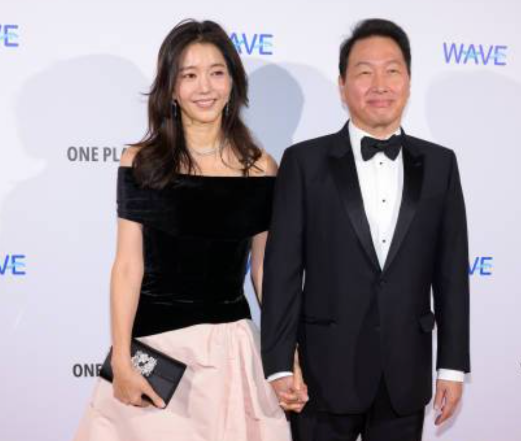 韩国史上最贵离婚！总统千金拿走出轨渣男9440亿。法官：结婚30年，打扫卫生又带娃