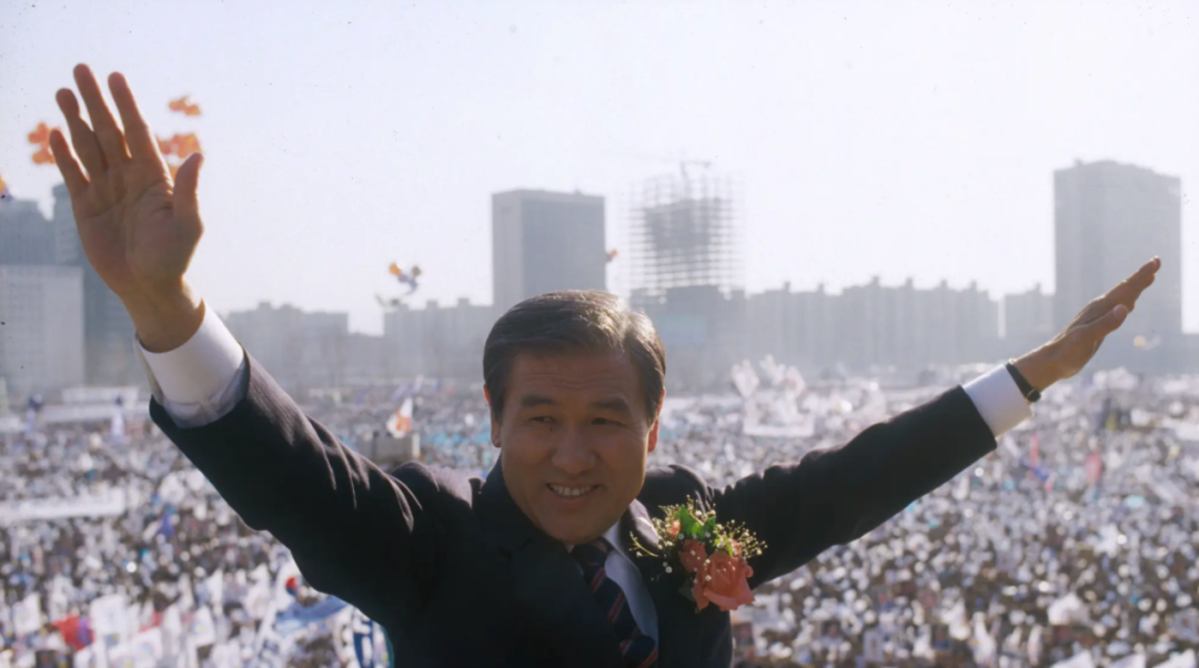 韩国史上最贵离婚！总统千金拿走出轨渣男9440亿。法官：结婚30年，打扫卫生又带娃