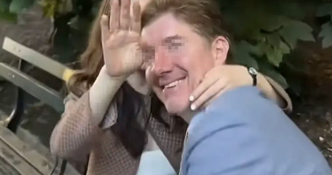 顶级律所合伙人和女下属公园热吻，被网红拍下视频，所有信息被扒...