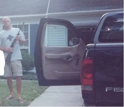 上海“万人迷”美国外教是杀人犯!侵犯女童枪杀妻子潜逃21年,中国女学生认出通缉照后他落网!