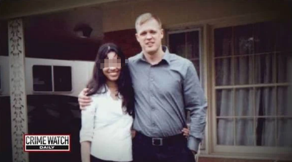 上海“万人迷”美国外教是杀人犯!侵犯女童枪杀妻子潜逃21年,中国女学生认出通缉照后他落网!
