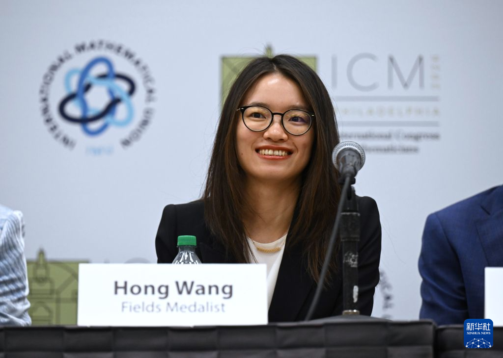 王虹被捧成“高智感带货女王”，是这两天全网最疯狂的事