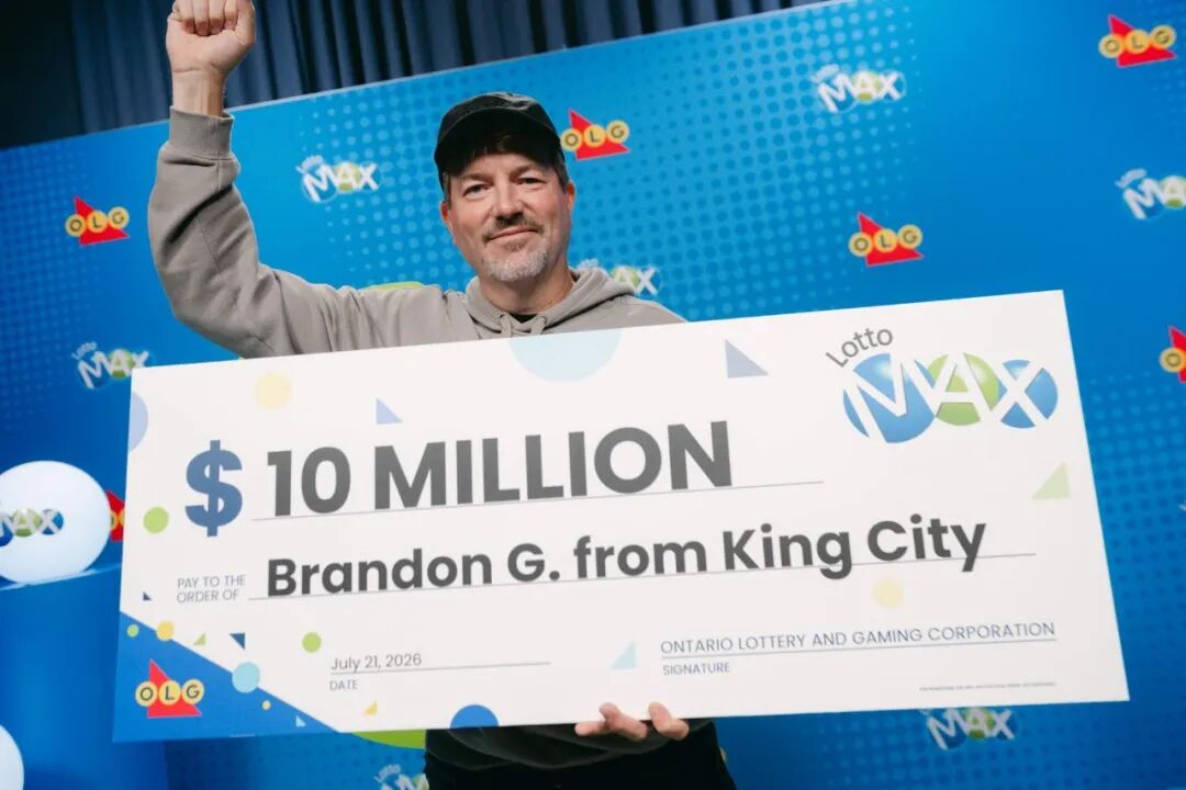 一夜暴富! 男子中$1000万头奖 领奖后仍继续上班 差点以为是诈骗!
