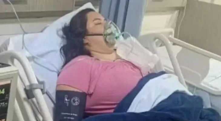 离谱庸医术前推销整形,术后又把18厘米止血钳忘在她肚子里!她差点被整挂了...