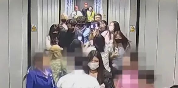扰乱泰国机场，挑衅安保，谁给了这些粉丝撒泼的底气？