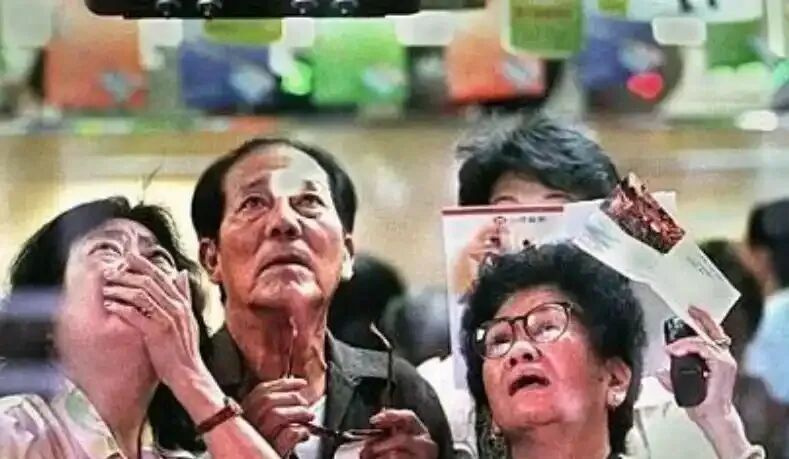 总统带头卖房炒股,all in收割全国韭菜?韩国“黄金时代”太魔幻了……