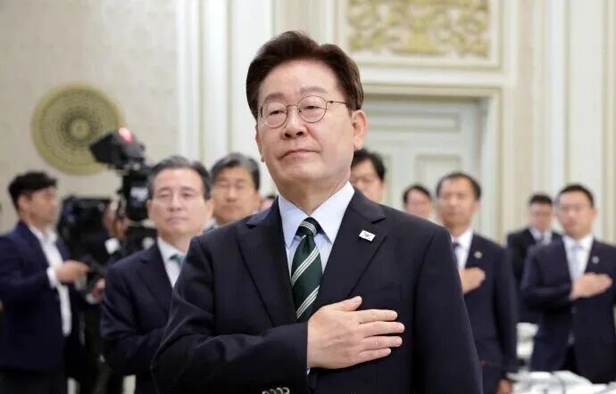 总统带头卖房炒股,all in收割全国韭菜?韩国“黄金时代”太魔幻了……
