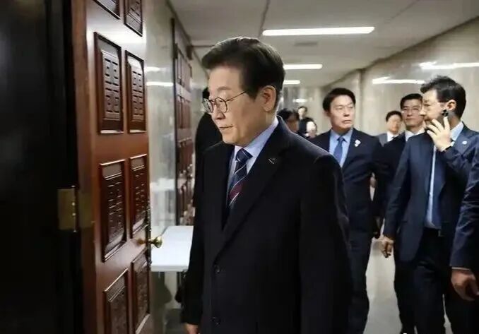 总统带头卖房炒股,all in收割全国韭菜?韩国“黄金时代”太魔幻了……