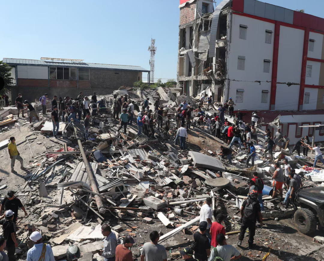 突发7.4级强震 111人死亡! 机场天花板砸落 旅客尖叫!