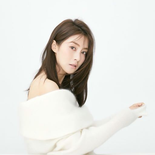女演员自曝炒股亏70万,靠年迈母亲接济