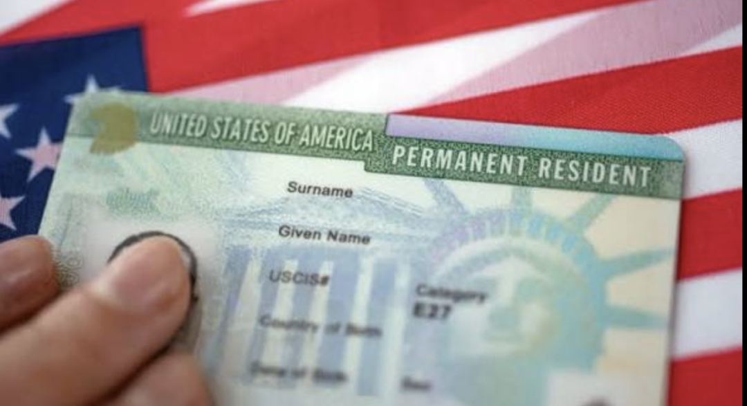 新规今天起生效!美国移民申请大变!绿卡、入籍、工卡等将逐步强制线上办理