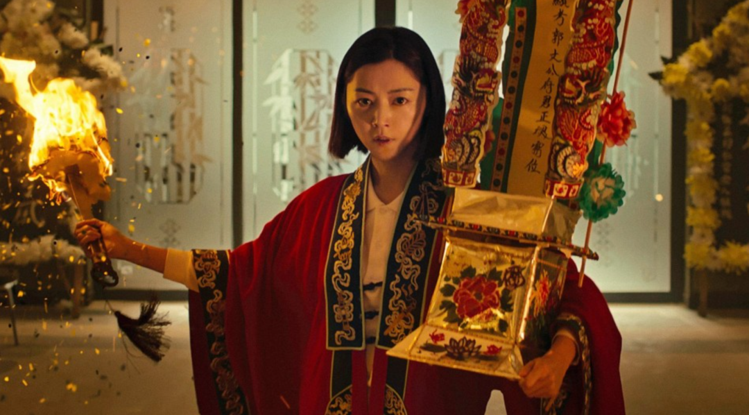 惊险! 华人女星拍戏时出意外 脸部缝50多针! 重伤后拿下影后 领奖不敢大笑!