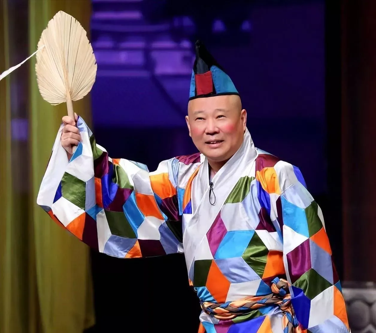 郭德纲改编红歌未报备被查 西安演出取消
