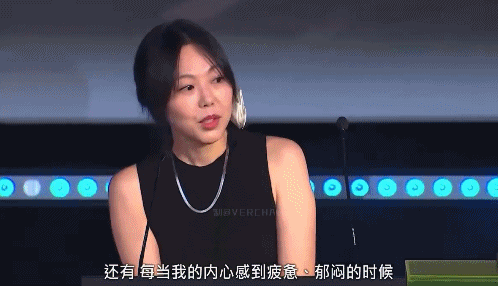 韩国不伦恋影后带1岁私生子领奖,疲惫沧桑称“内心苦闷”,万人迷心态变了?