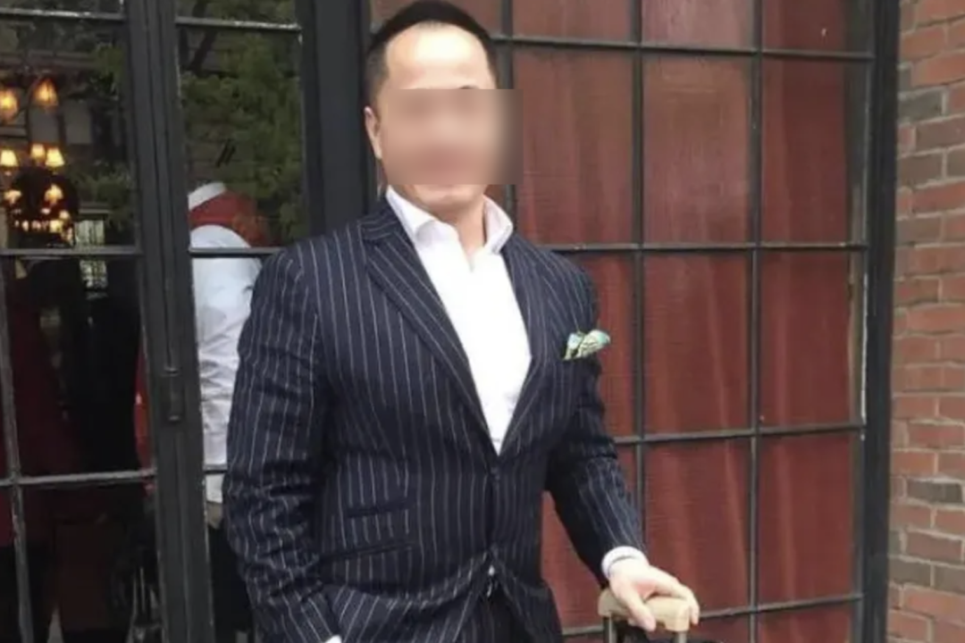 华人加密币大佬30楼豪宅坠亡!死时裸身套着塑料袋留神秘字条,曾在朋友圈狂露财?